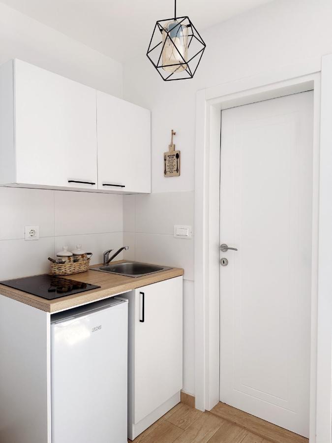 Danin Apartmani Бар Екстериор снимка