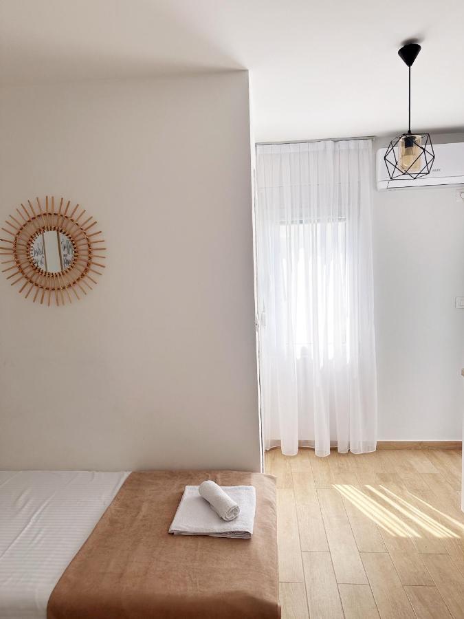 Danin Apartmani Бар Екстериор снимка