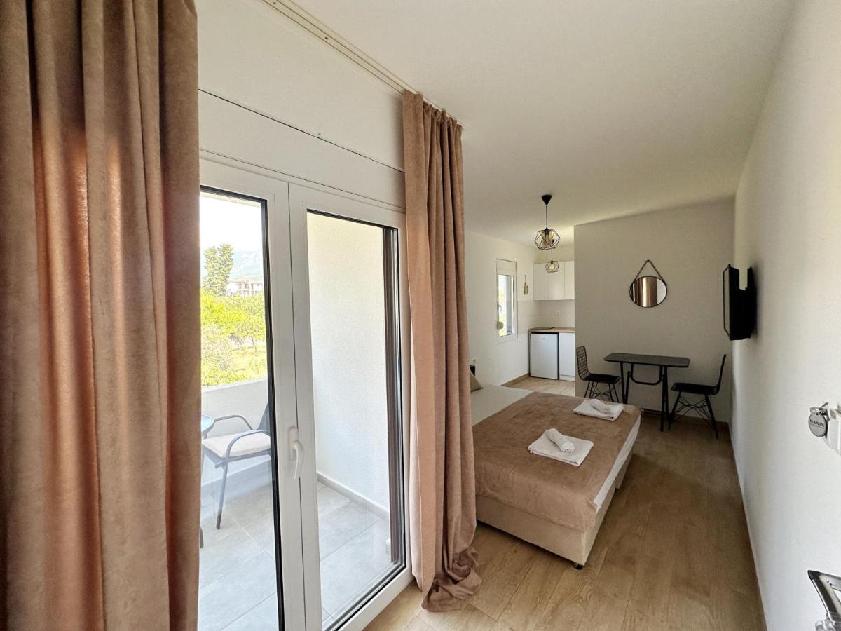 Danin Apartmani Бар Екстериор снимка