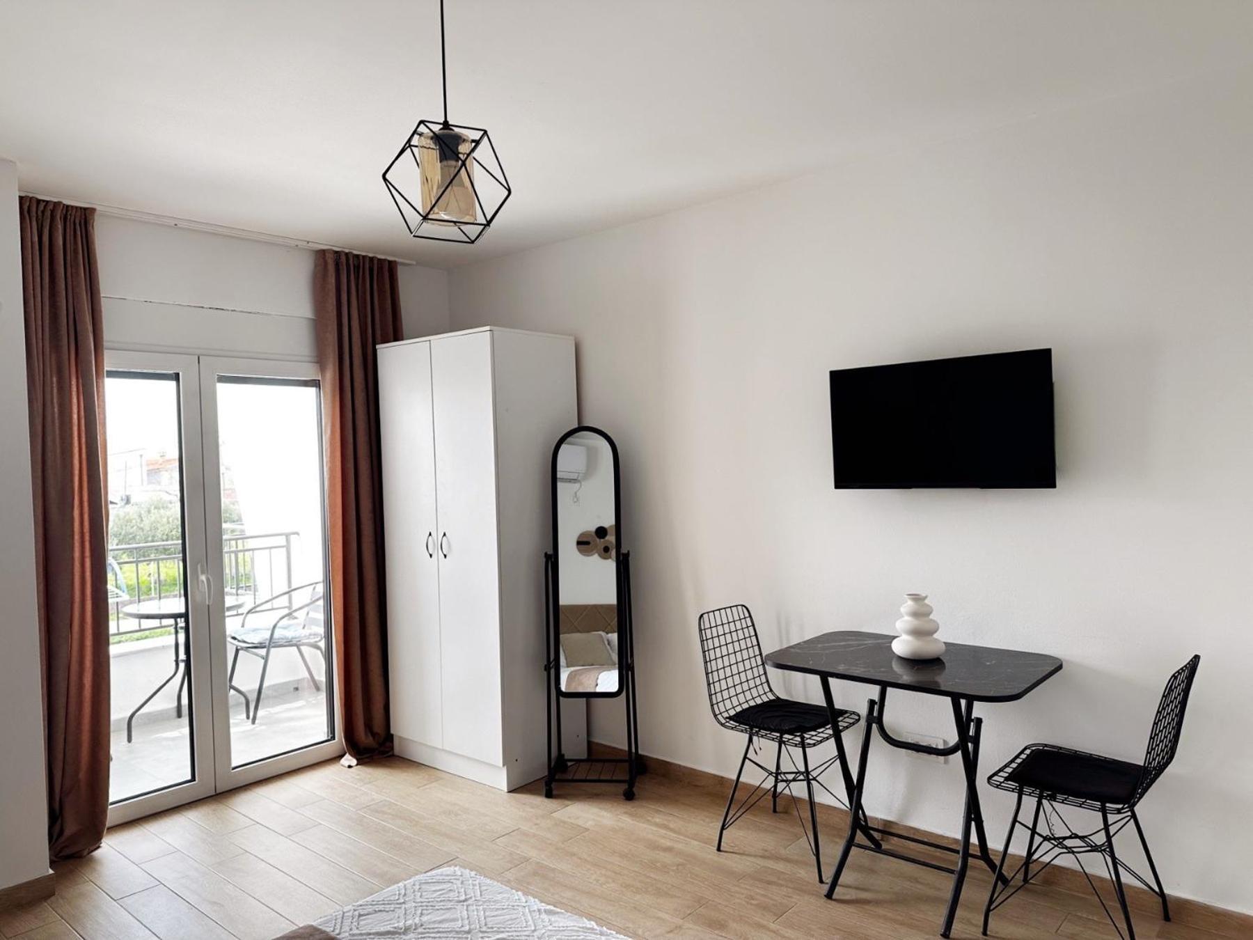 Danin Apartmani Бар Екстериор снимка