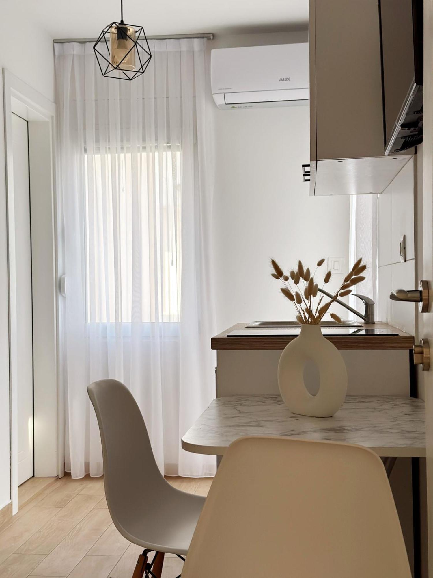 Danin Apartmani Бар Екстериор снимка