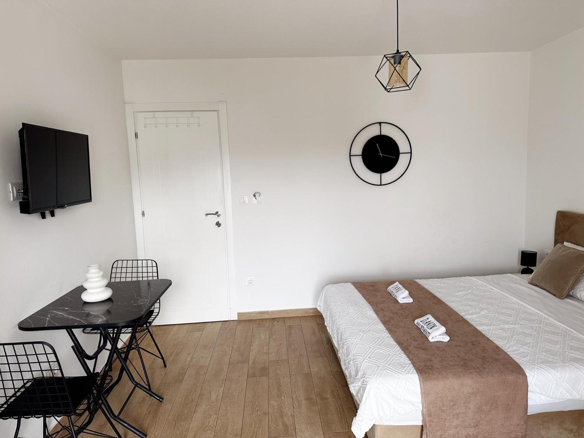 Danin Apartmani Бар Екстериор снимка
