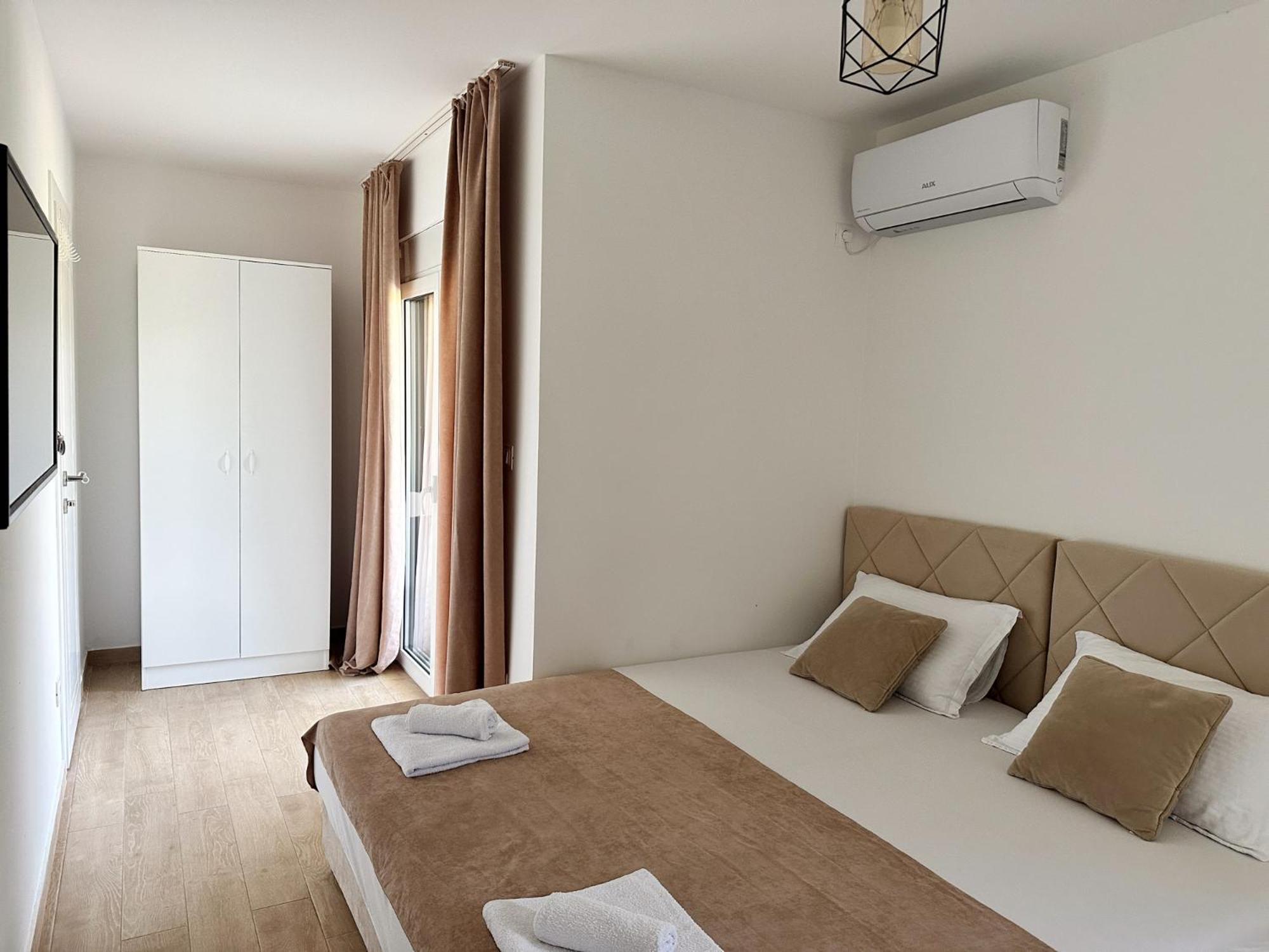 Danin Apartmani Бар Екстериор снимка